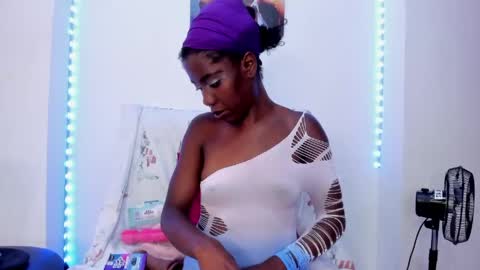 Snapshot of tinas_smith chatting on 04/30/26, 06:58 tinas_smith online show from 04/30/26, 06:58