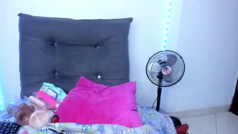 Snapshot of tinas_smith chatting on 05/01/26, 02:21 tinas_smith online show from 05/01/26, 02:21
