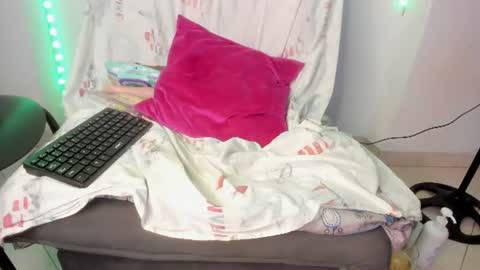 tinas_smith online show from 06/26/26, 01:37