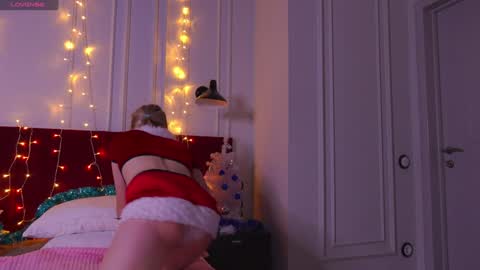 tinasiner online show from 12/25/24, 01:51