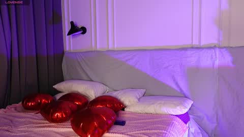 tinasiner online show from 02/12/25, 04:44