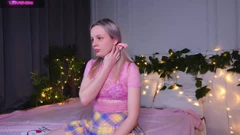 tinasiner online show from 03/01/25, 02:13