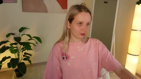 tinasiner online show from 11/10/25, 03:55