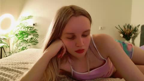 tinasiner online show from 04/26/26, 03:42