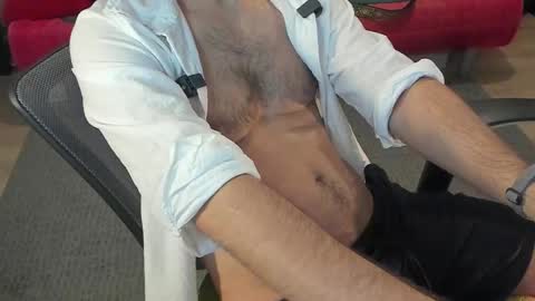 Snapshot of tinc chatting on 10/13/25, 05:02 Peter online show from 10/13/25, 05:02