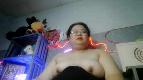 Snapshot of tini_bei chatting on 06/11/26, 04:05 tini_bei online show from 06/11/26, 04:05