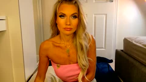 tinkerbell822 online show from 06/08/26, 06:36