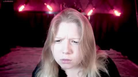 TinkerrBelll online show from 10/11/25, 07:23