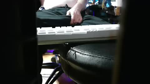 Snapshot of tinkertrain420 chatting on 03/03/25, 09:44 tinkertrain420 online show from 03/03/25, 09:44