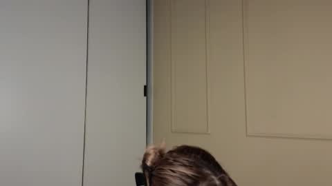 Tina online show from 09/19/25, 06:04