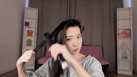 Tina online show from 11/05/25, 06:35