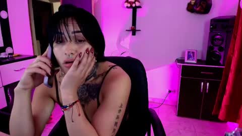 Snapshot of tinnadawson chatting on 01/24/25, 02:49 I AM BELLA ----------- follow my IG TINNS 69 online show from 01/24/25, 02:49