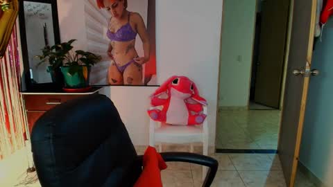 Snapshot of tinnadawson chatting on 09/24/25, 02:26 I AM BELLA ----------- follow my IG TINNS 69 online show from 09/24/25, 02:26