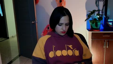 Snapshot of tinnadawson chatting on 10/27/25, 12:47 I AM BELLA ----------- follow my IG TINNS 69 online show from 10/27/25, 12:47