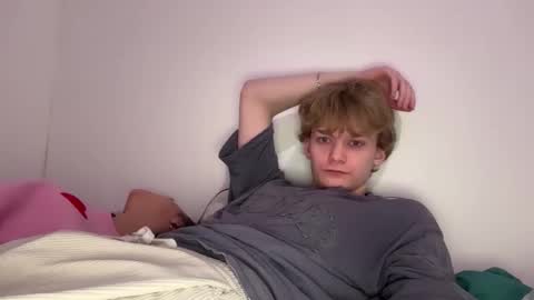 Snapshot of tinnydoll chatting on 02/04/26, 06:14 TinnyDoll online show from 02/04/26, 06:14