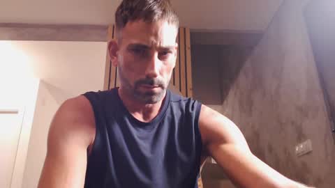 Snapshot of tinoclandestino chatting on 01/05/25, 08:00 tinoclandestino online show from 01/05/25, 08:00