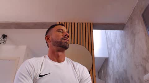 Snapshot of tinoclandestino chatting on 02/02/25, 03:07 tinoclandestino online show from 02/02/25, 03:07