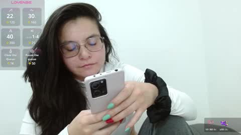 Tiny Caroline online show from 02/11/25, 04:11