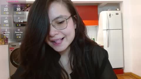 Tiny Caroline online show from 03/06/25, 01:37