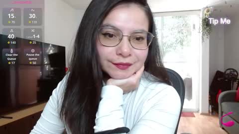 Tiny Caroline online show from 01/15/26, 08:45