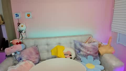 Snapshot of tiny_cora chatting on 09/26/25, 04:22 tiny_cora online show from 09/26/25, 04:22