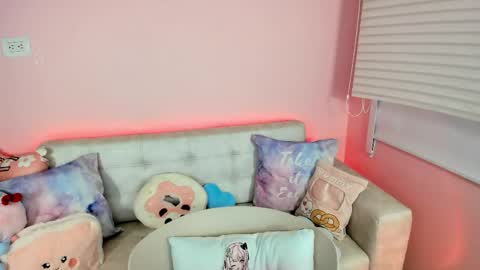 tiny_cora online show from 05/21/26, 04:36