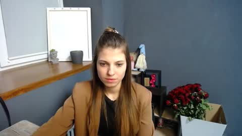 Snapshot of tiny_felicity chatting on 02/24/25, 10:37 Gloria online show from 02/24/25, 10:37