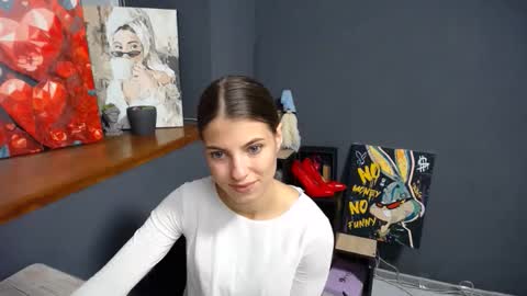 Snapshot of tiny_felicity chatting on 09/18/25, 06:48 Gloria online show from 09/18/25, 06:48