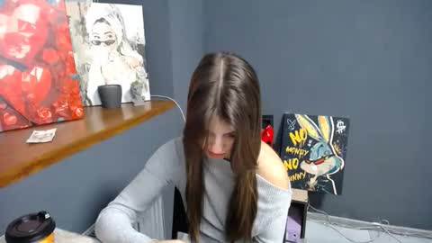 Gloria online show from 10/27/25, 07:34