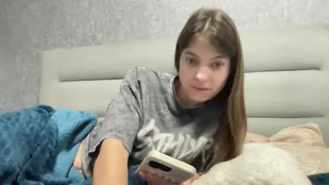 Gloria online show from 11/17/25, 04:29