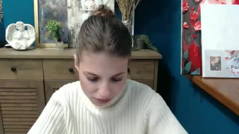 Gloria online show from 11/25/25, 07:41