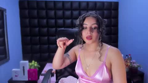 Snapshot of tiny_love_ chatting on 02/17/26, 02:52 tiny online show from 02/17/26, 02:52