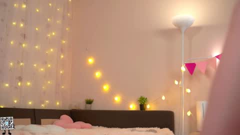 Lyssa     online show from 12/02/24, 05:04