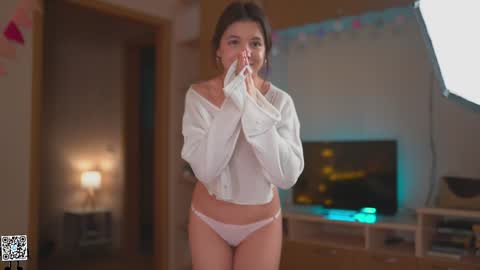 Lyssa     online show from 02/08/25, 07:16