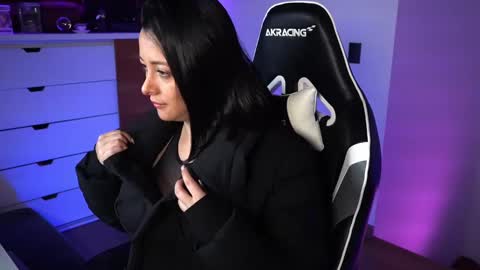 Snapshot of tiny_panther chatting on 01/11/25, 10:07 Ana Molly online show from 01/11/25, 10:07