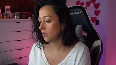 Snapshot of tiny_panther chatting on 02/02/25, 10:17 Ana Molly online show from 02/02/25, 10:17