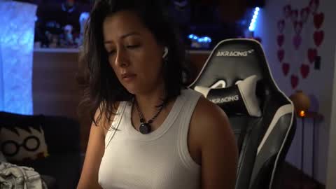 Snapshot of tiny_panther chatting on 02/13/25, 07:10 Ana Molly online show from 02/13/25, 07:10