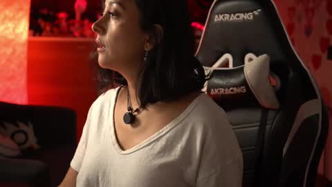 Snapshot of tiny_panther chatting on 02/18/25, 09:20 Ana Molly online show from 02/18/25, 09:20