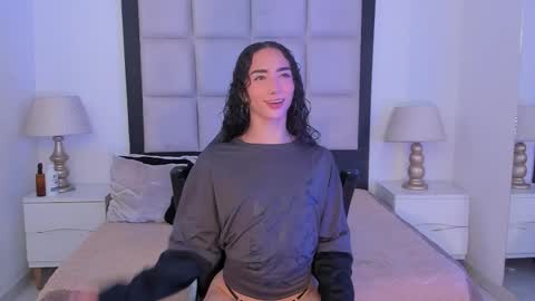 Thomm  Independent Model online show from 02/09/26, 06:39