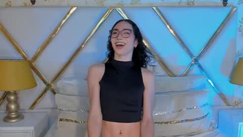 Thomm  Independent Model online show from 03/08/26, 07:45