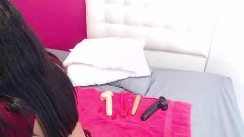 tiny_whore18 online show from 02/01/25, 06:40