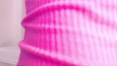 tiny_whore18 online show from 10/04/25, 03:43