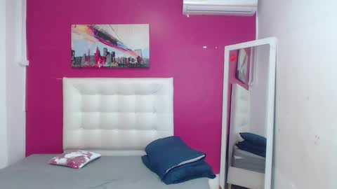 tiny_whore18 online show from 01/09/26, 06:16