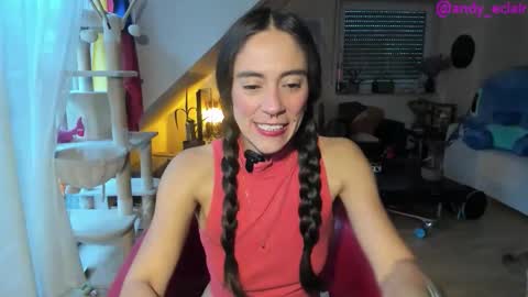 Snapshot of tiny_williams chatting on 10/06/25, 06:00 Tiny online show from 10/06/25, 06:00