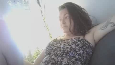 Snapshot of tinyassbossymilf chatting on 05/22/26, 09:42 tinyassbossymilf online show from 05/22/26, 09:42