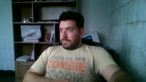 Snapshot of tinycock661212 chatting on 09/23/25, 08:23 Benja online show from 09/23/25, 08:23