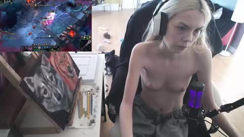 stage Kylie Sinner  brand CLITBAIT online show from 02/12/25, 01:16