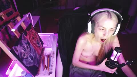 stage Kylie Sinner  brand CLITBAIT online show from 02/12/25, 10:26