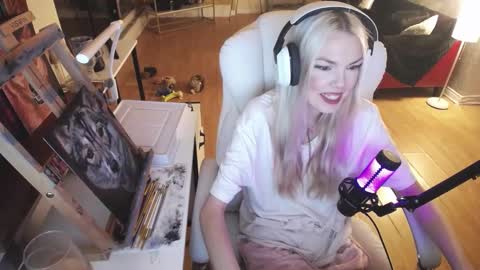 stage Kylie Sinner  brand CLITBAIT online show from 02/24/25, 03:02