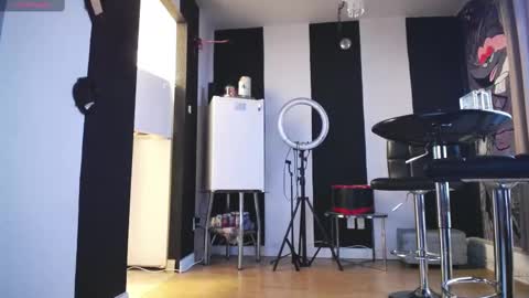 stage Kylie Sinner  brand CLITBAIT online show from 09/10/25, 10:21